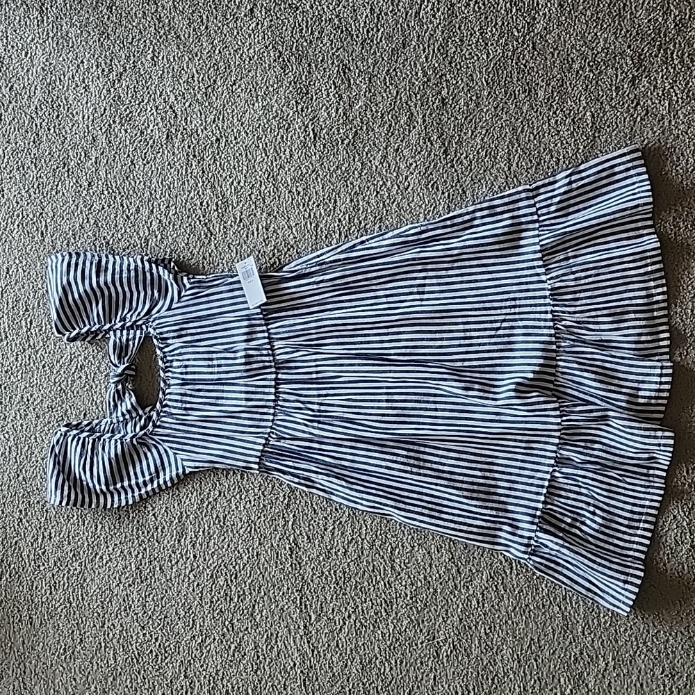 Brand new size 6/7 old navy dress